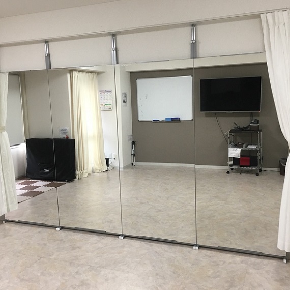 横浜レンタルスタジオkaveri ダンスに最適なスペース 横浜でダンスができるレンタルスタジオ 横浜 駅から徒歩圏内に3店舗運営しています 平日1時間800円からの格安価格 空いていれば当日の予約も可能 1時間から予約ができる便利なレンタルスタジオです